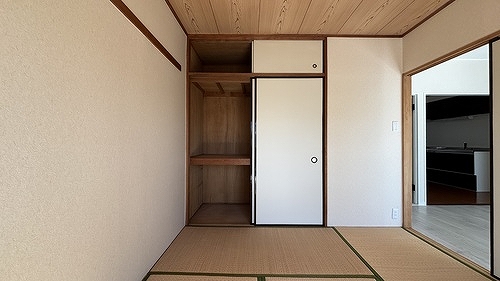 パールマンション船橋　１棟3階 収納　和室６．３畳（内装前）