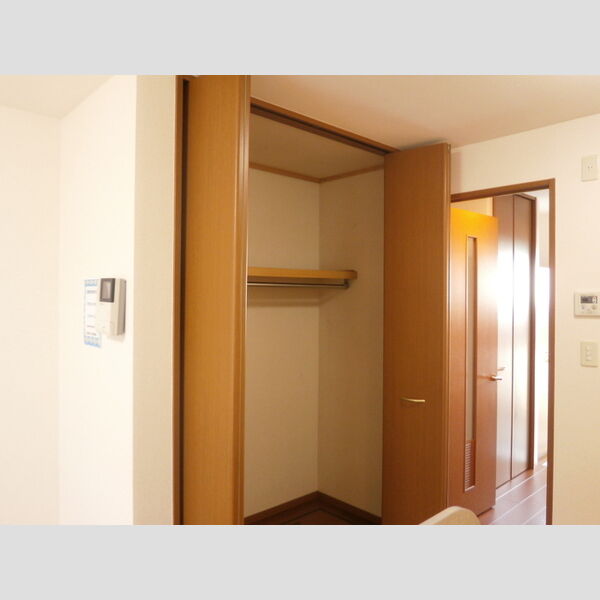 ハーモニーひの203号室 クロゼット