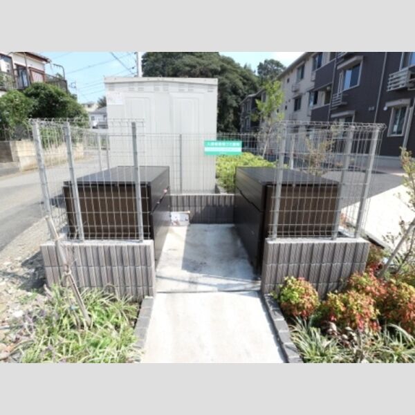 コンフォールコート 敷地内ゴミ置場