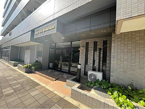 ライオンズシティ浦和常盤 エントランス　※前回募集時2025年4月の写真