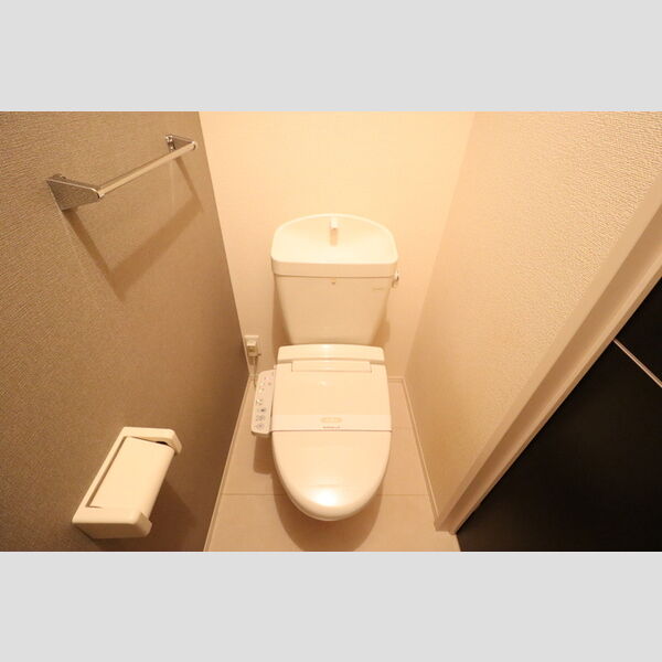 ラヴィエール102号室 温水洗浄暖房便座