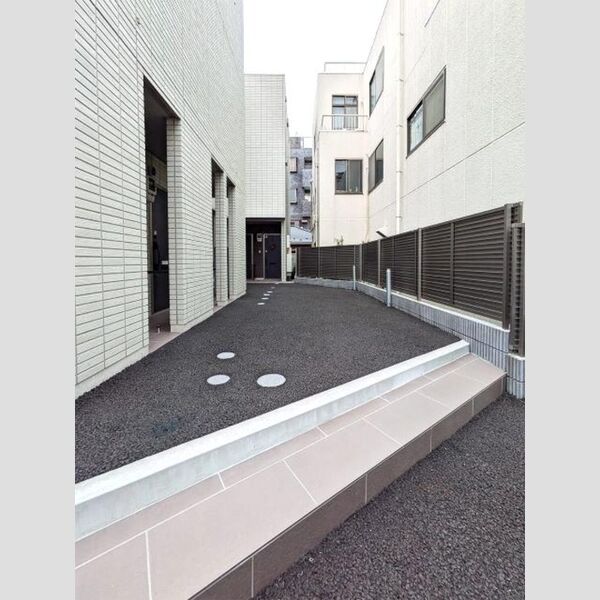 アンジュール西小岩102号室 エントランス