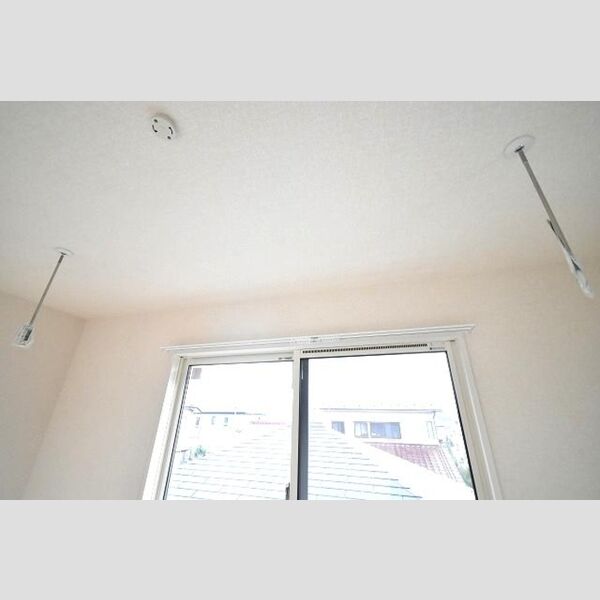 D-room塚原戸建　A棟101号室 室内物干し