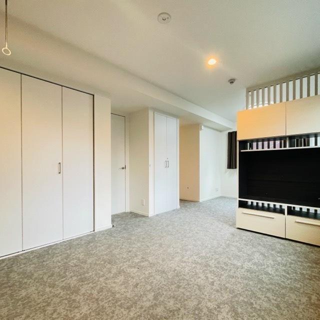 プラティーク門前仲町3階 玄関