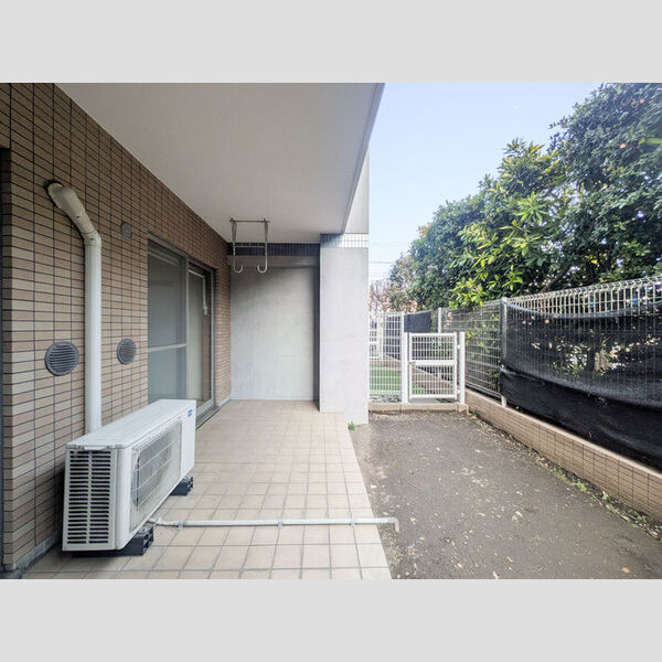 グランデ朝日103号室 専用庭