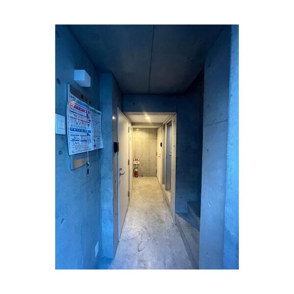 ブラン渋谷本町303号室 エントランス