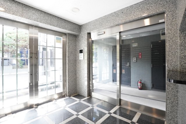 フェニックス代々木上原2階 エントランス