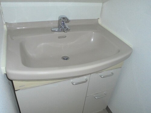 テレパレス船橋三咲Ａ棟2階 洗面台　※同タイプ別部屋2025.12撮影