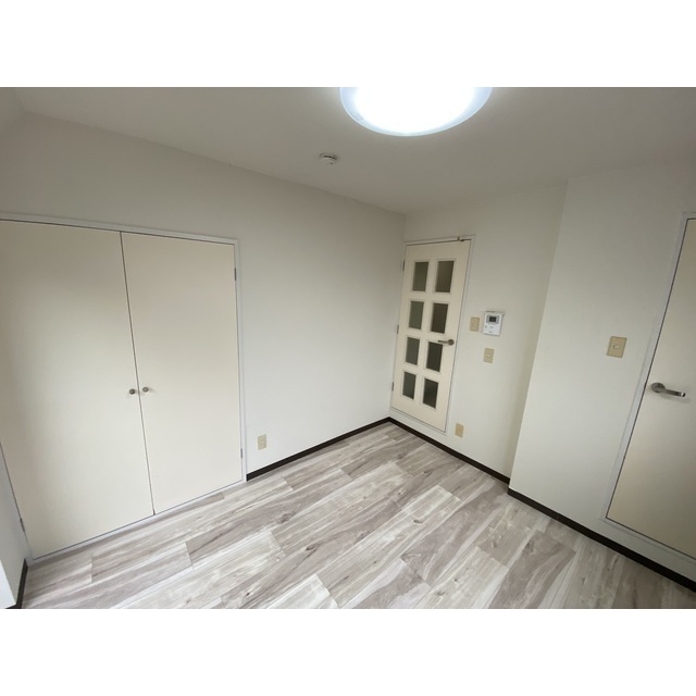 シャンブル・ドゥ・ヨコハマ401号室 リビング