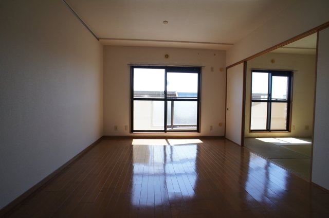 フロイデ勝田台壱番館 使いやすいリビングです