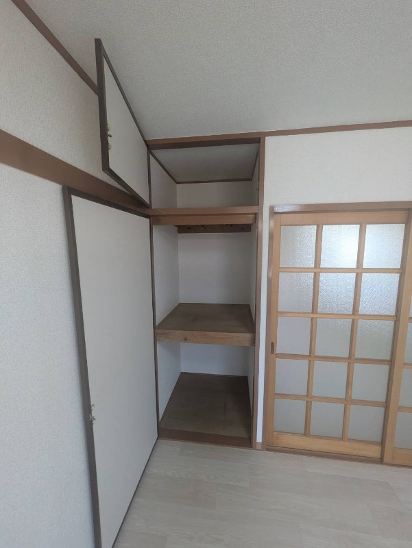 パールマンション2階 収納
