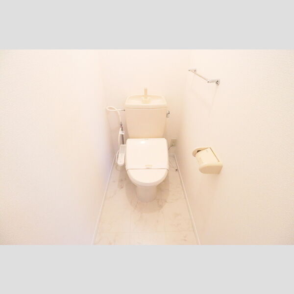 モンテ・ヴェルジェ202号室 温水洗浄暖房便座