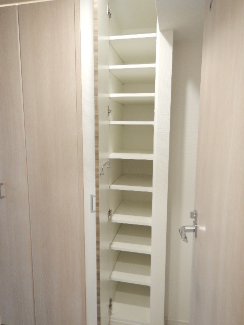 グランド・ガーラ大島3階 収納