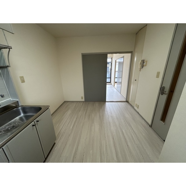 パナヨシハラA棟202号室 内観