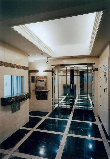 ガーラ東日本橋7階 落ち着いたエントランスです