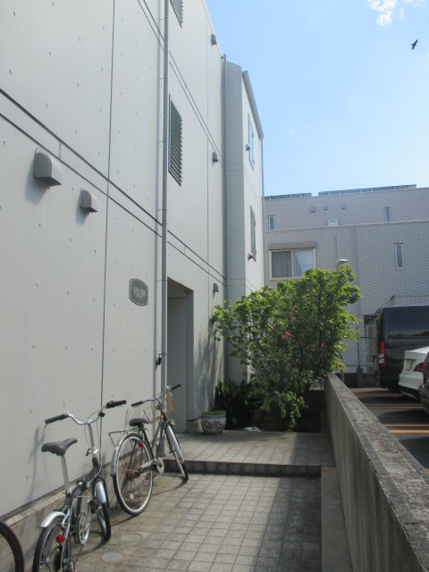 ステラ下北沢 エントランス