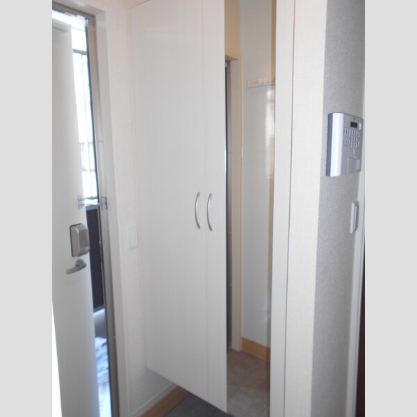 クレセール・コンテス仙波 玄関