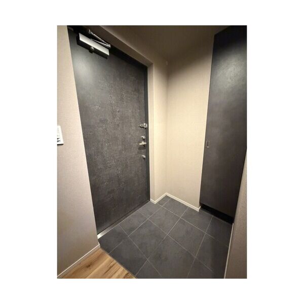 The　Residence　Ichigayadaimachi101号室 玄関