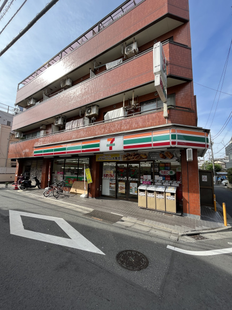 ブランシェ三軒茶屋303号室 セブンイレブン世田谷三宿1丁目店(コンビニ)まで20m