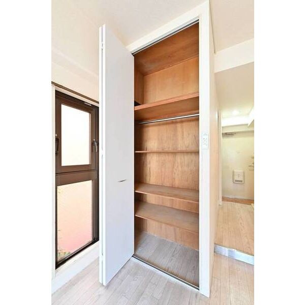 メゾン・ド・セレーブル 収納