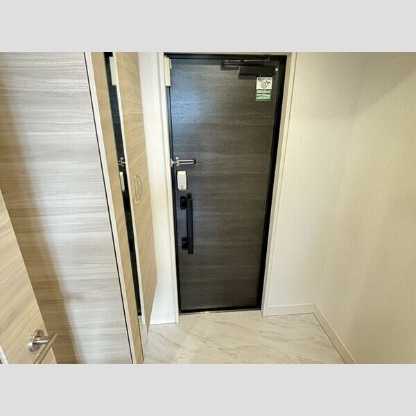 D Paina Hino103号室 玄関