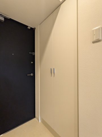 ガーデン板橋氷川町406号室 玄関