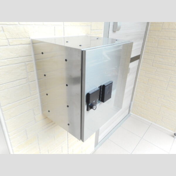 SAKURA TERRACE102号室 宅配ボックス