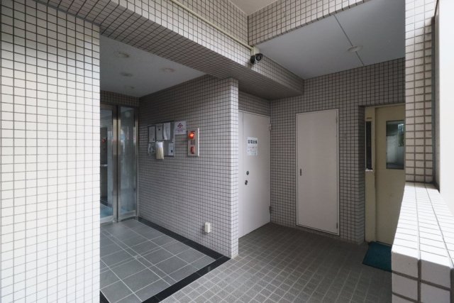 新中野スカイレジテル1階 エントランス