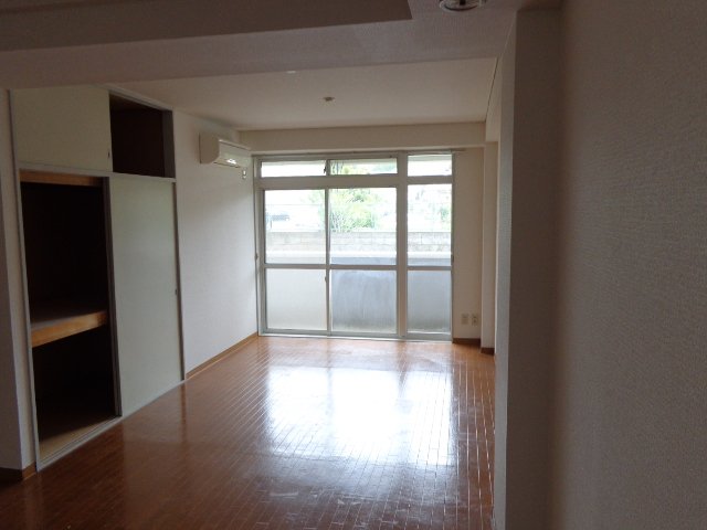 リバーサイドソシア 室内