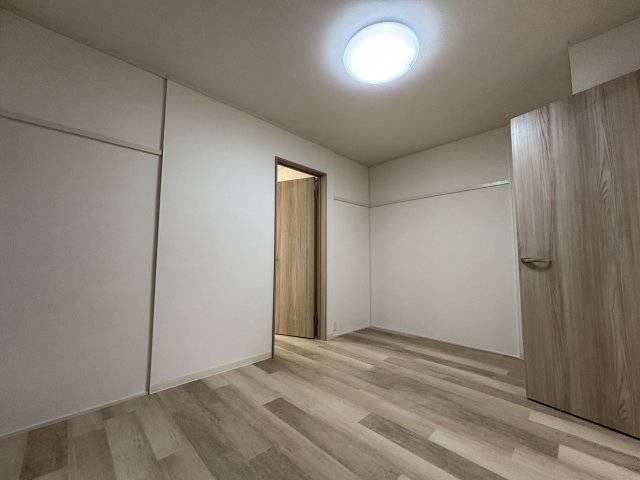 ヴィラ弘明寺0102号室 照明付き