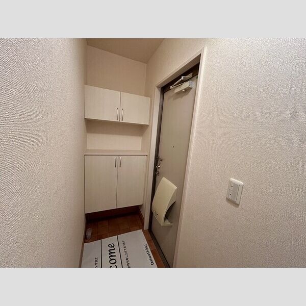 ブランシュール　A 玄関