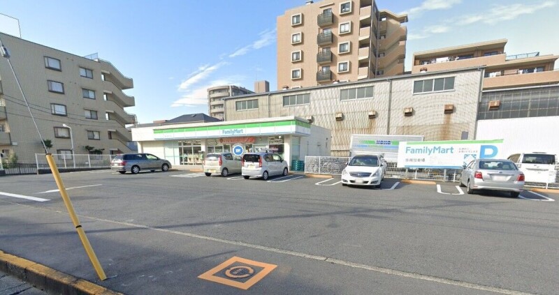 ロアジール浦安(E-052)3階 ファミリーマート浦安北栄四丁目店