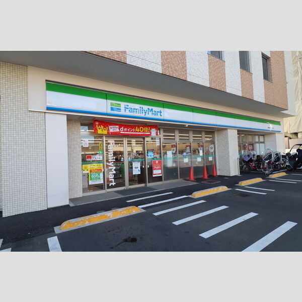 バラディー伏見 コンビニ