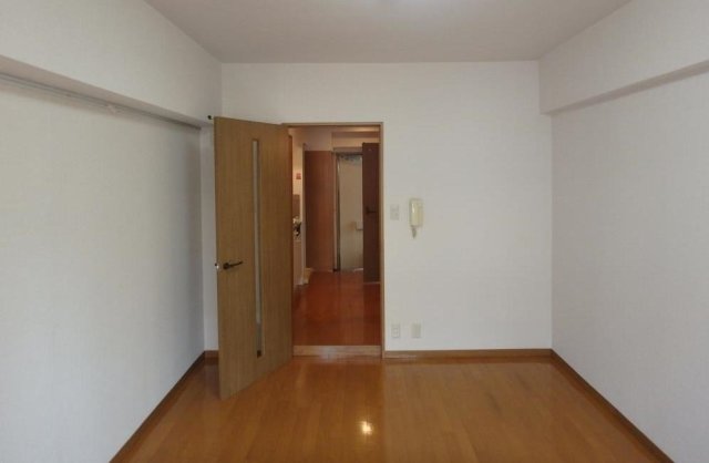 ロイヤルアメニティー東池袋4階 同建物別部屋の参考画像