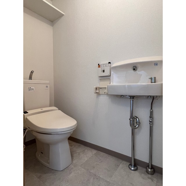 プレシャス　イースト 内観