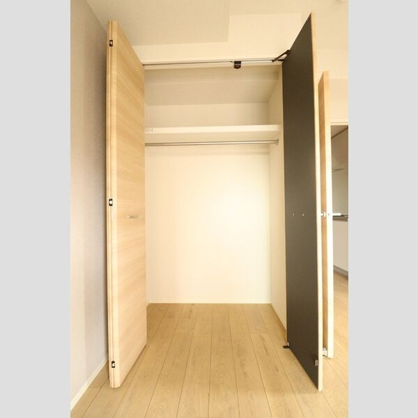 Je Glycine 寿町903号室 居室・リビング・クローゼット