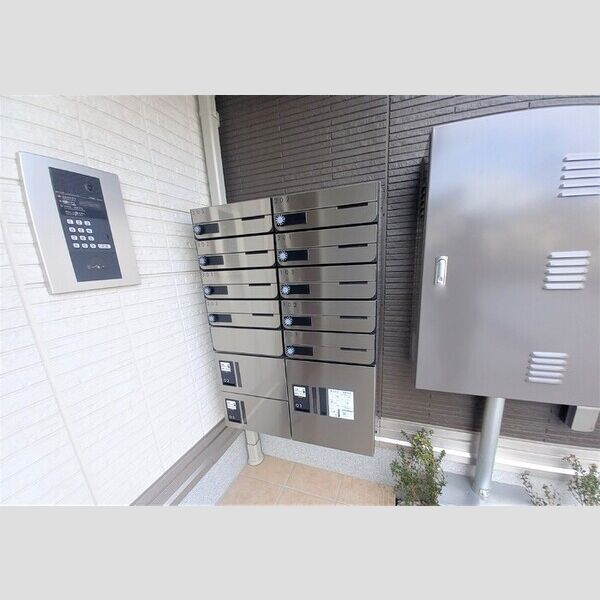 Dアヴァンス赤山 集合ポスト宅配ボックス