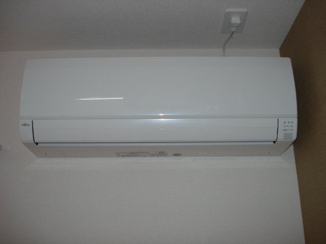 アクアマリン102号室 エアコン（リビング）