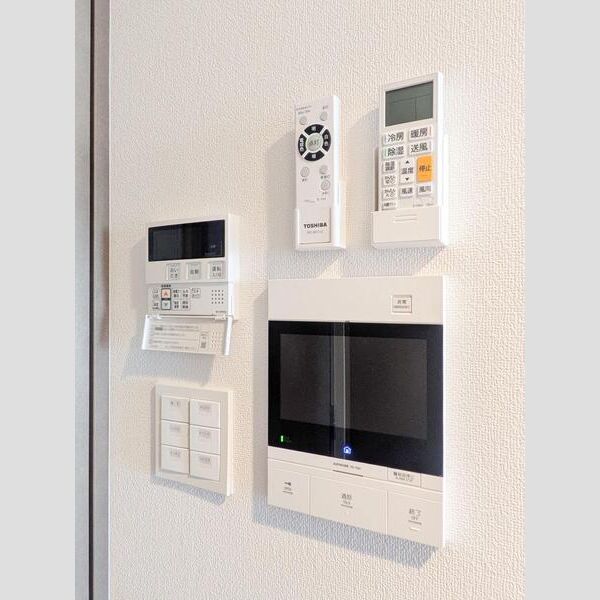 S-RESIDENCE原木中山azure505号室 リビング