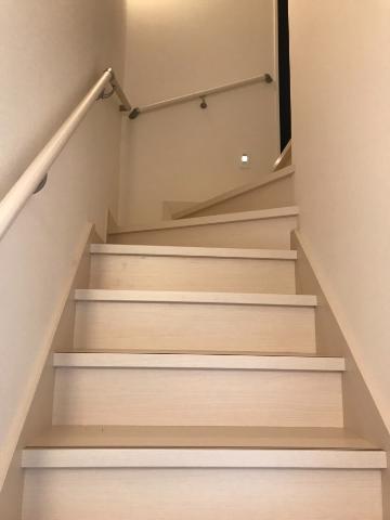 アンソレイェ101号室 階段