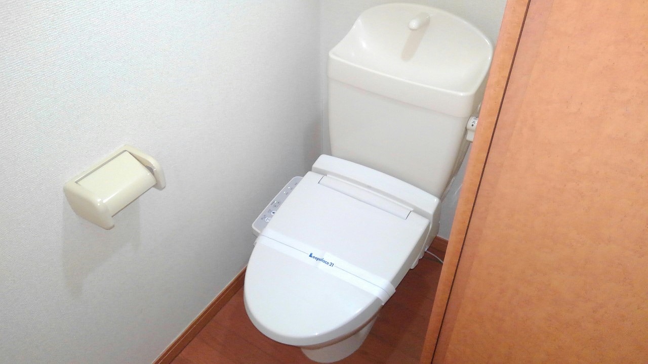 レオパレスペイサージュⅡ104号室 温水洗浄便座付き