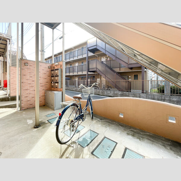 モンシャトー大成A棟 駐輪場