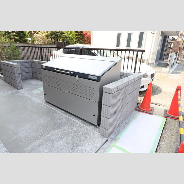 ブラン　ノワール多摩301号室 敷地内ごみ置き場