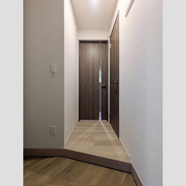 クロエ橋本101号室 玄関