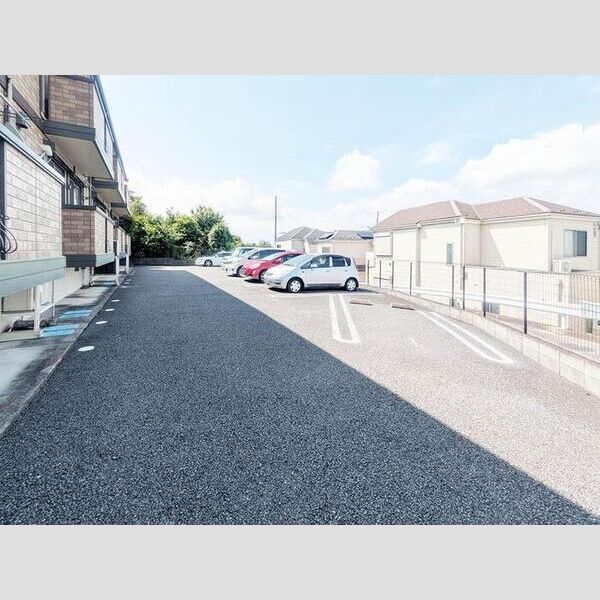 コートクレアール 駐車場