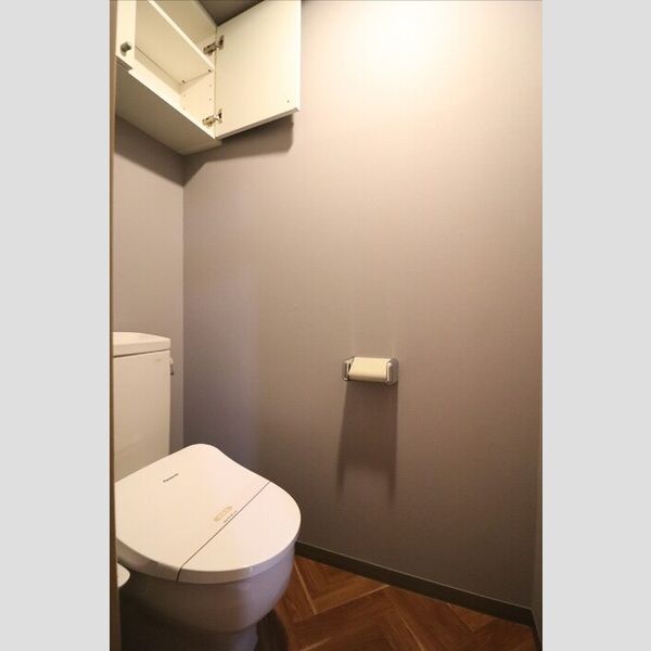 ハイ・ソアラ202号室 ★トイレ収納★