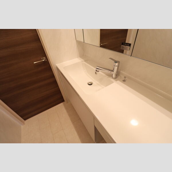 Holy　Lands303号室 洗髪洗面化粧台　ドレッサータイプ