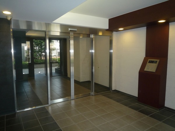 アデッソ本蓮沼403号室 エントランス