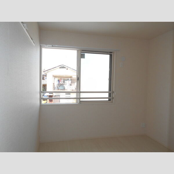 アリス203号室 洋室