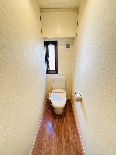 フェルス西小路1F号室 トイレ